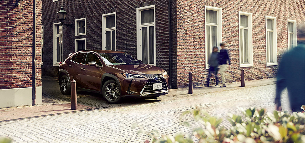 レクサスUXにシックなブラウンをインテリアに取り入れた特別仕様車|Lexus