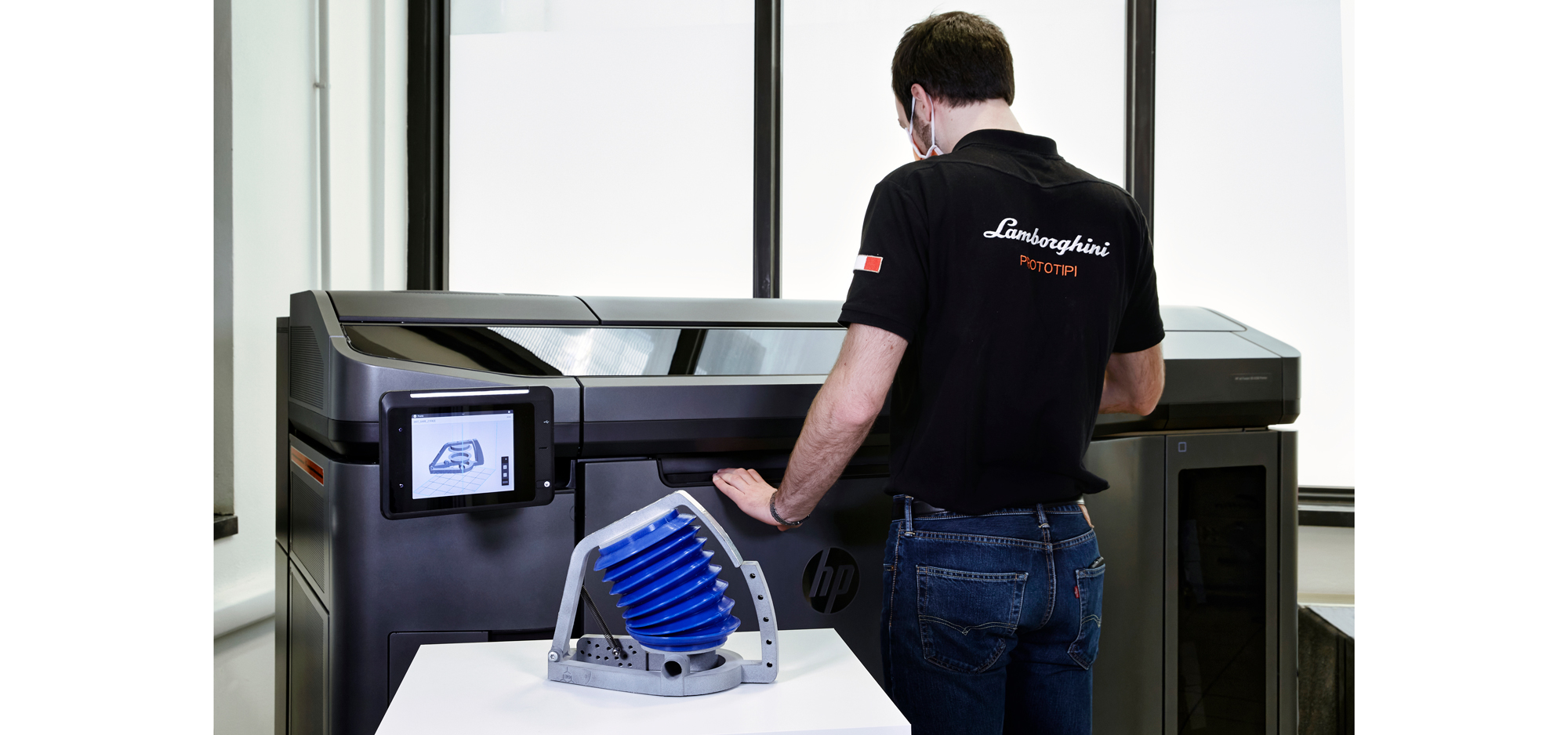 ランボルギーニ、新型コロナウイルス蔓延を受け人工呼吸器メーカーの製造を支援|Lamborghini