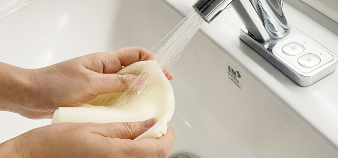 フィルターシート併用でウイルスを99パーセント捕集するウレタン製マスク｜INOAC