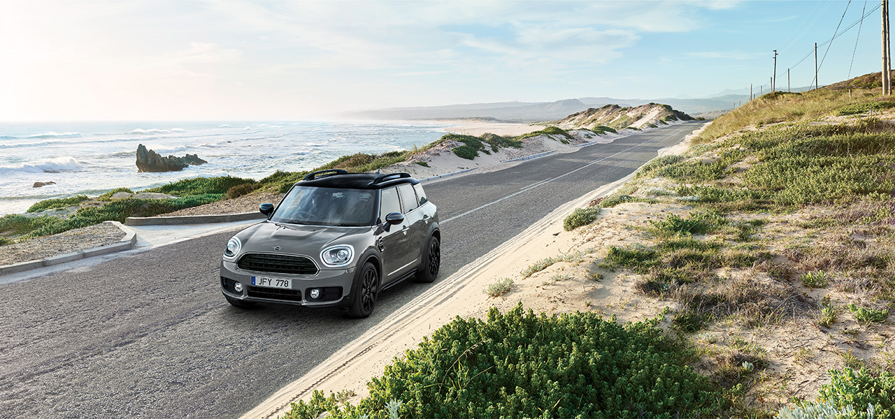 サーファーのライフスタイルをイメージした限定車MINIクロスオーバー「コーンウォールエディション」登場｜MINI
