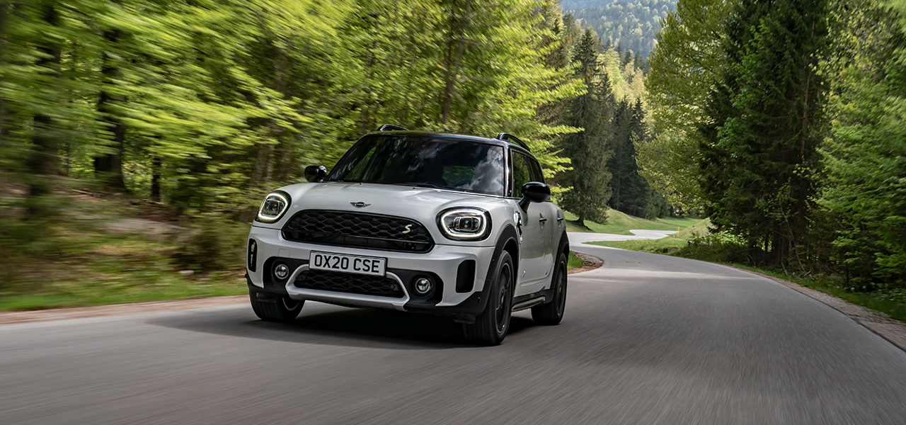 新デザインを採用したMINIクロスオーバーがデビュー|MINI