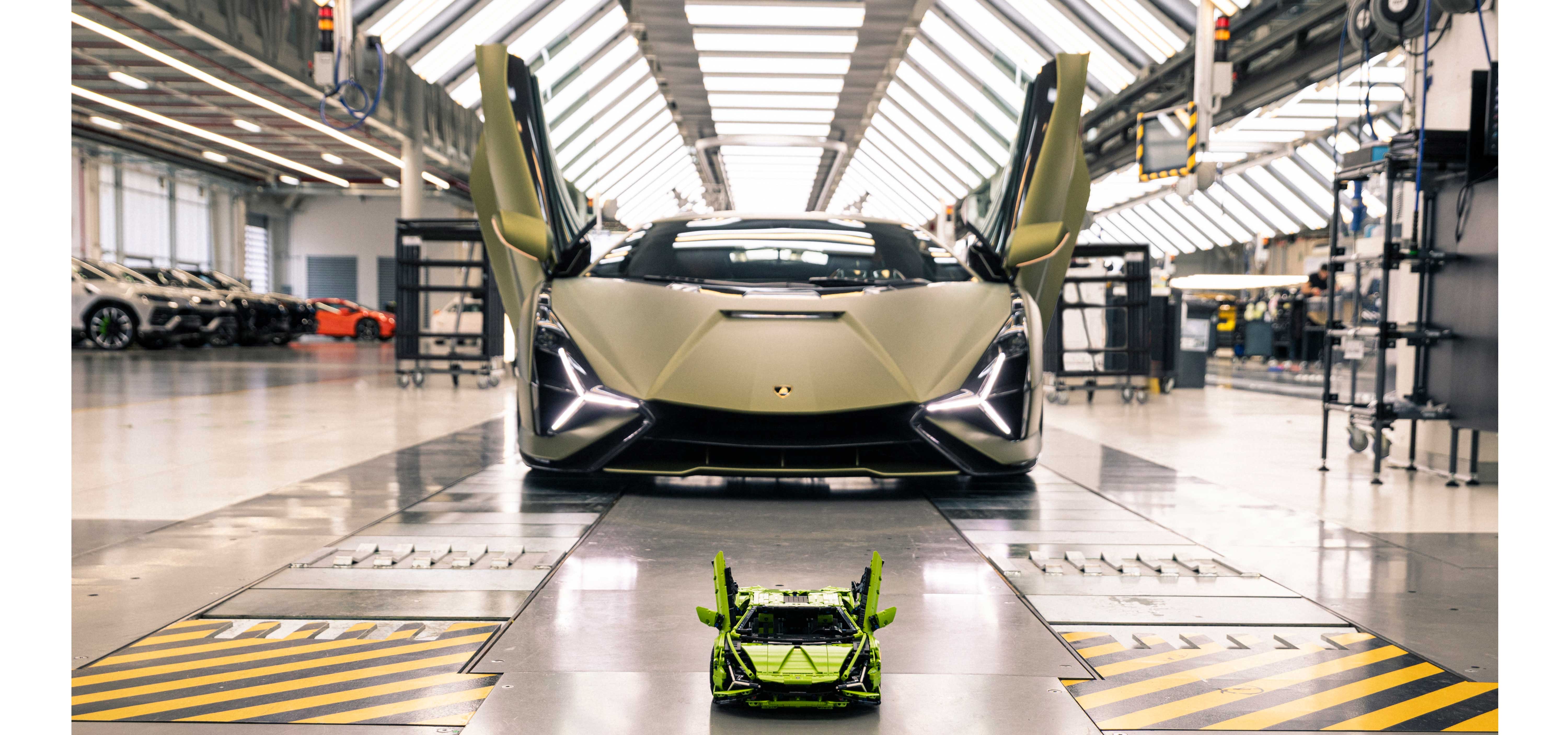 シアン FKP 37を3,696ピースで忠実に再現したレゴモデル|Lamborghini