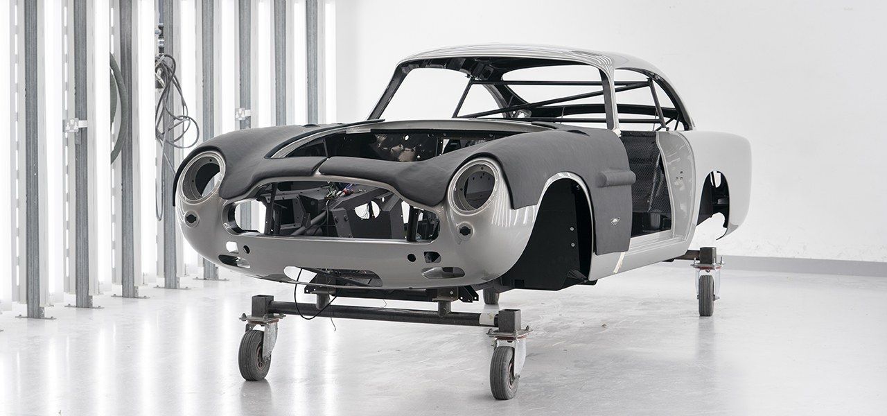 アストンマーティンDB5、ボンドカーとして現代に蘇る｜Aston Martin