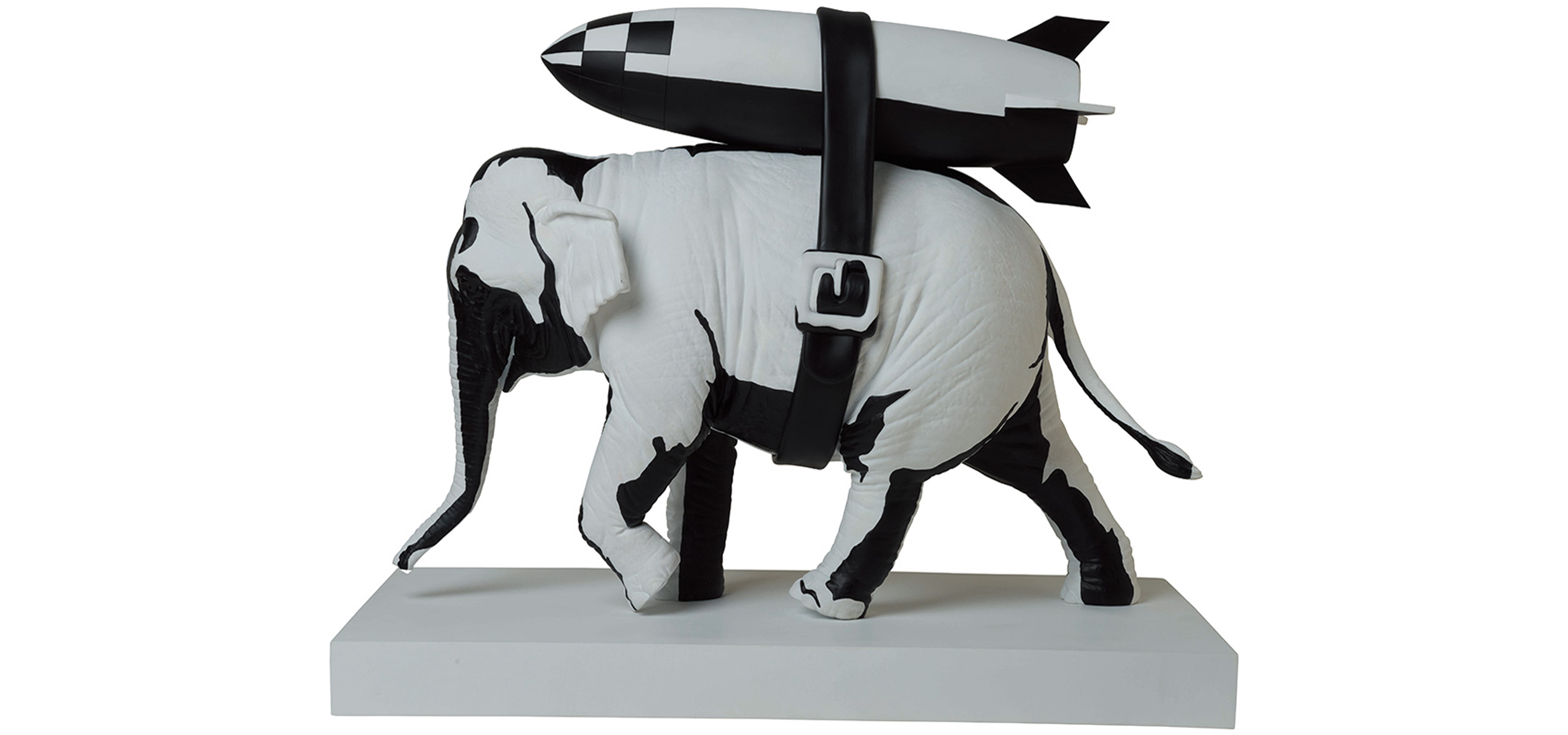 忠実にステンシルを再現した オリジナルバージョンの象が登場