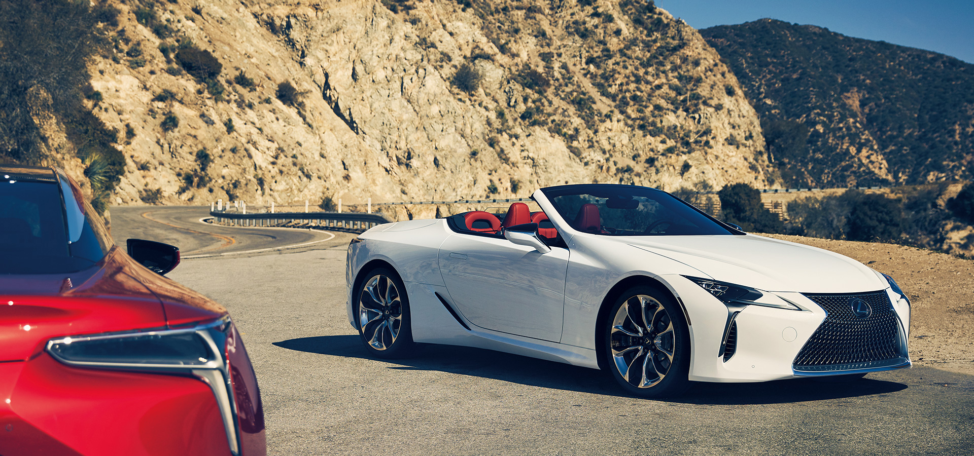 エレガントさと本能を刺激する走りの融合──LC500にコンバーチブルが追加 |LEXUS