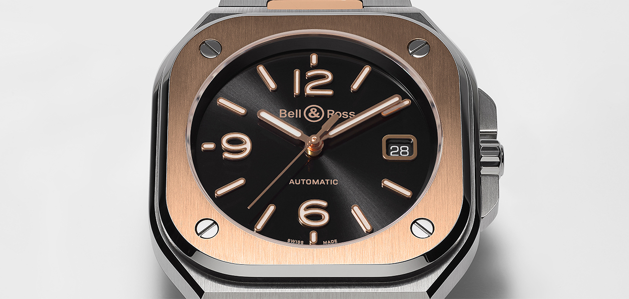 黒×金のスマートスタイル「BR 05 ブラック スティール&ゴールド」|Bell & Ross