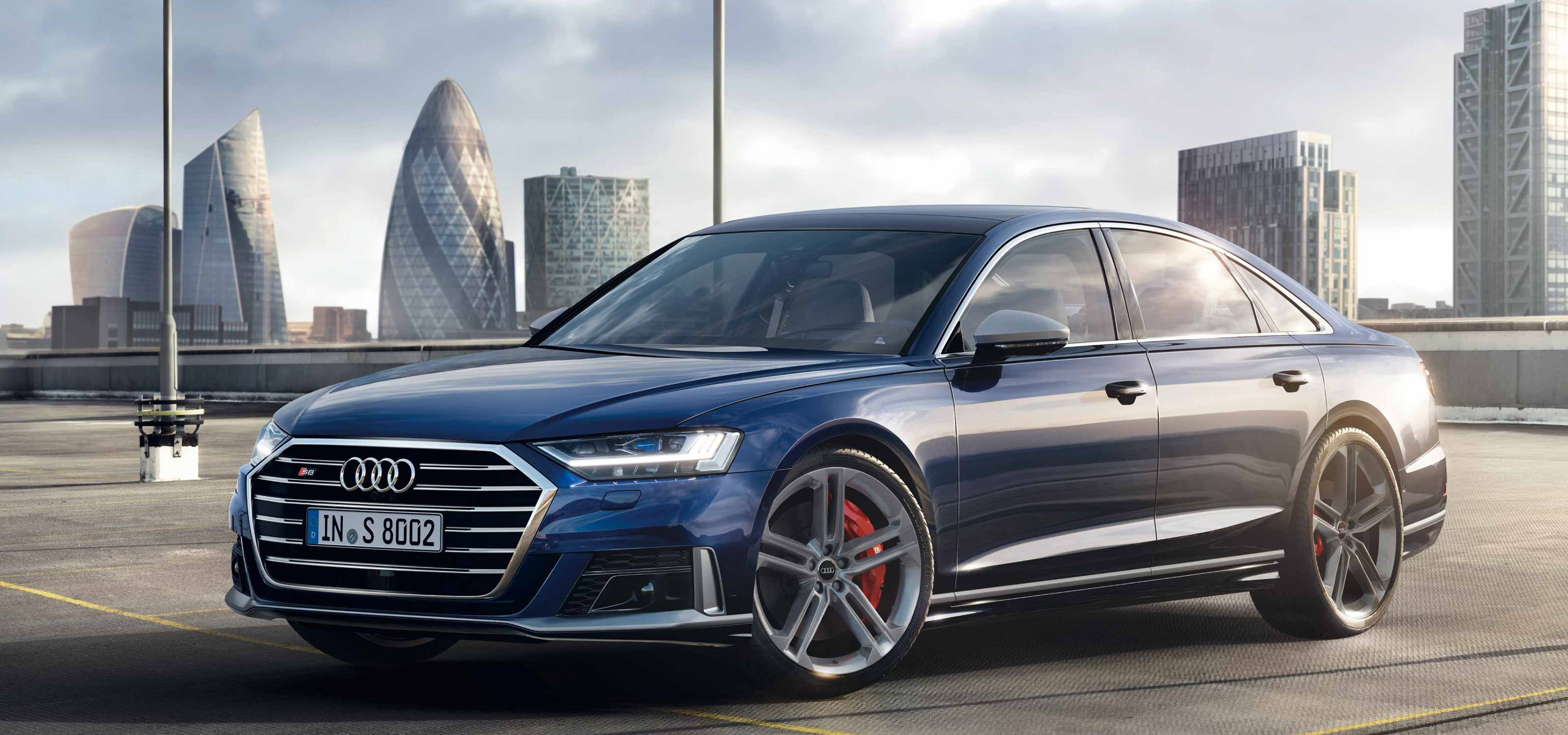 アウディSモデルのフラッグシップ、新型S8がデビュー|Audi
