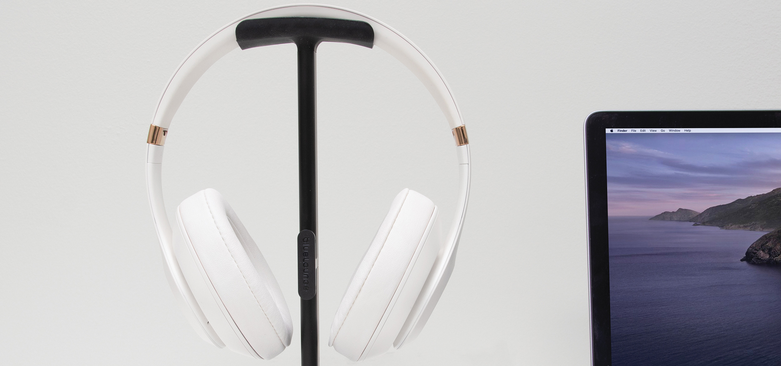 ヘッドホンを美しくディスプレイ。ゴム製フレキシブルヘッドレスト|Bluelounge