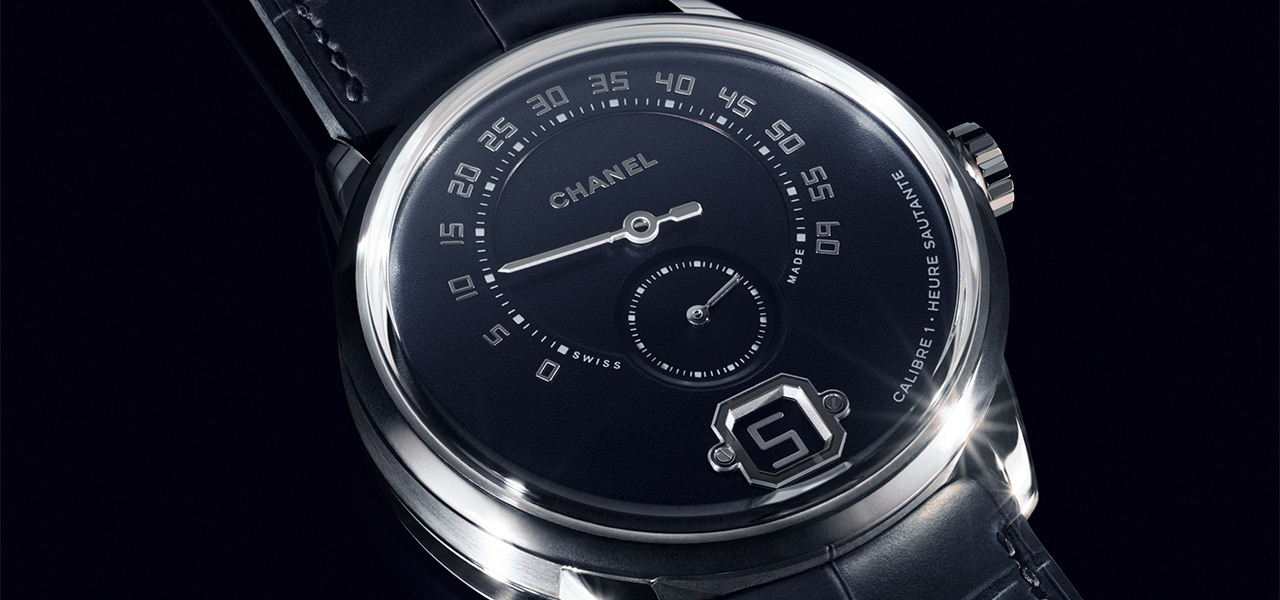 18KWG×マットブルーの新作「ムッシュー ドゥ シャネル ブルーエディション」｜CHANEL