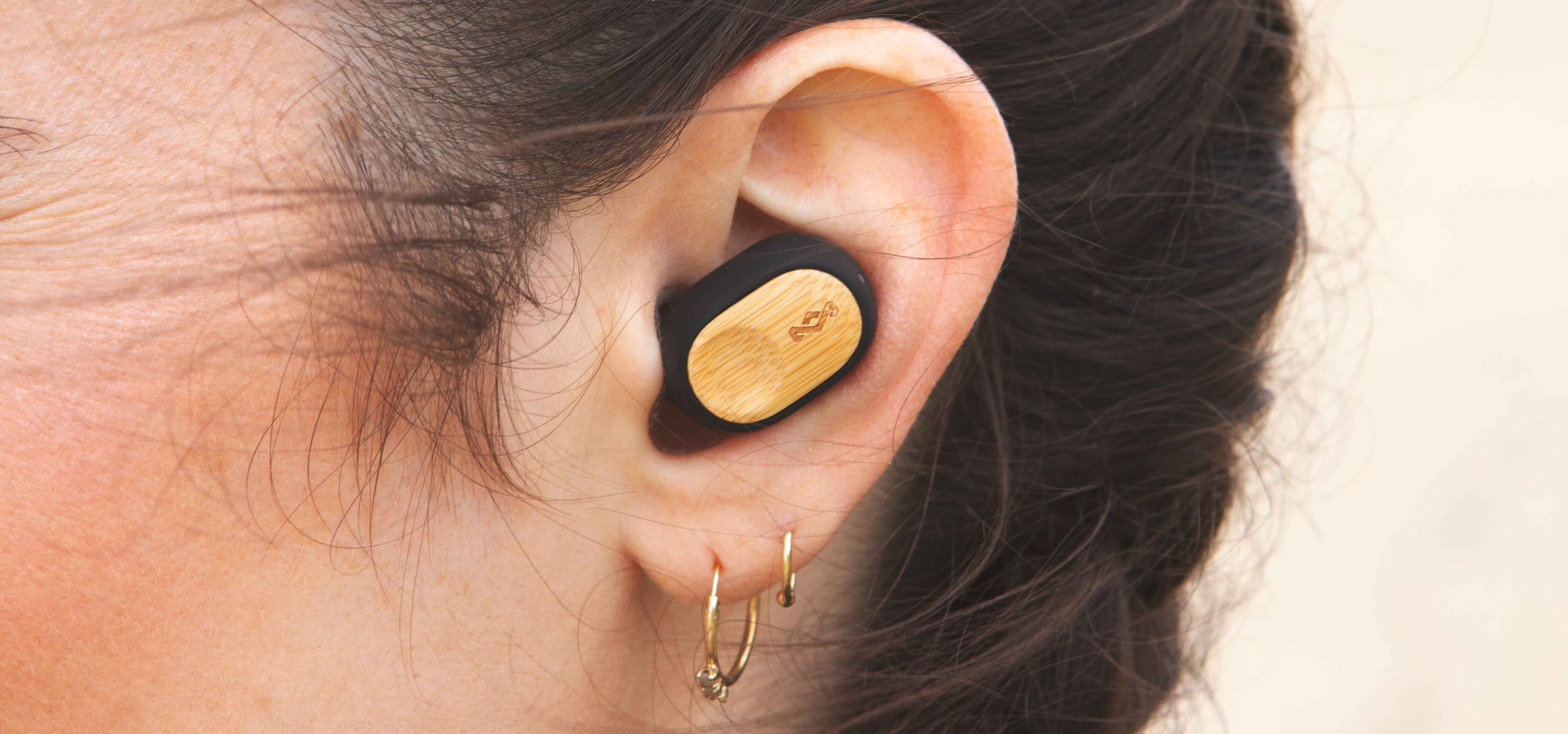 自然素材が印象的なハイスペックなイヤフォン｜House of Marley