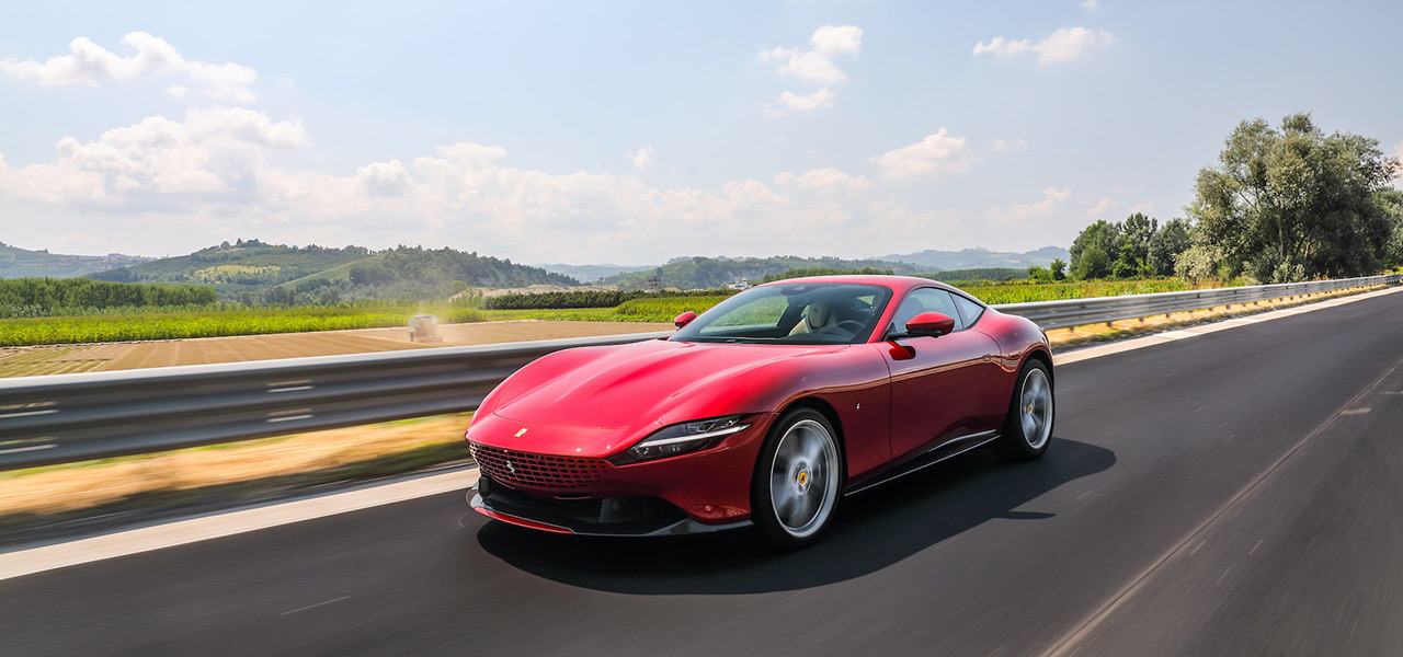 フェラーリの新型+2ミッド・フロントエンジンGT「ローマ」に試乗|Ferrari