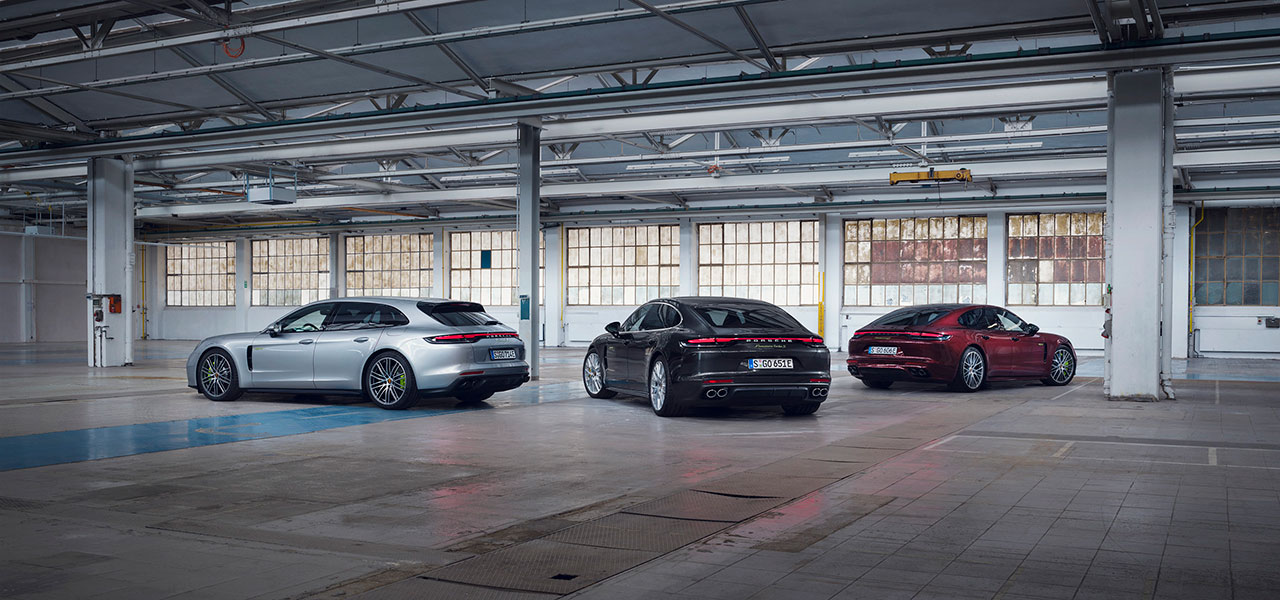 ポルシェ、700psの新型パナメーラを発売|Porsche