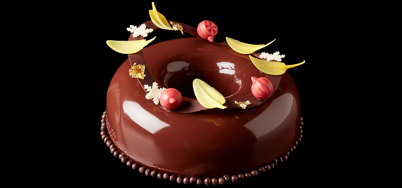 遊び心たっぷりのケーキとスイーツでクリスマスパーティーを演出|The Ritz-Carlton, Tokyo