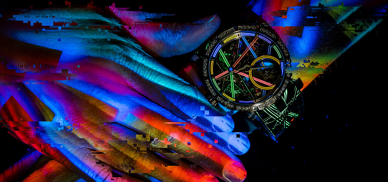 明暗でまったく異なる表情を見せるロジェ・デュブイ「エクスカリバー ブラックライト」｜ROGER DUBUIS