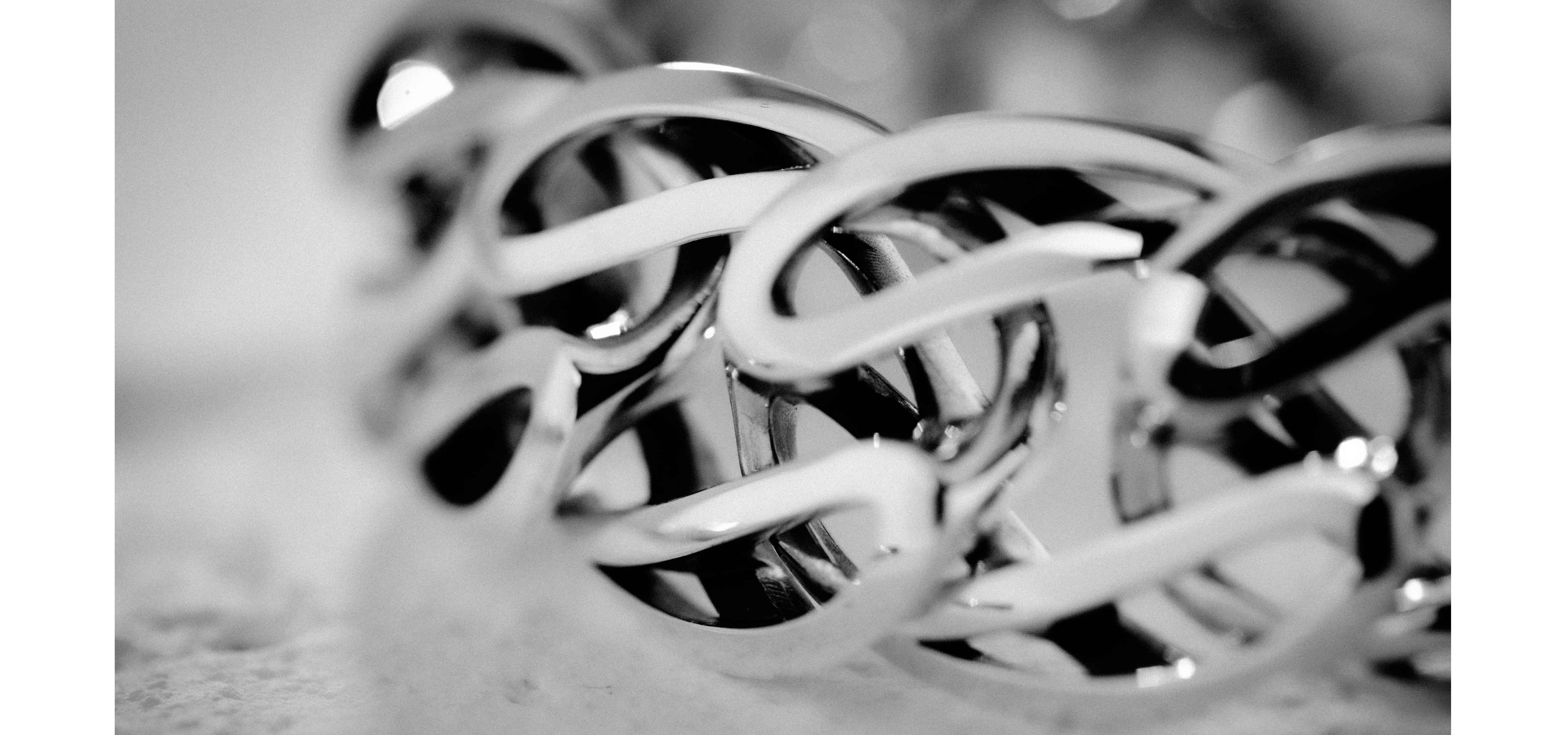 美しき流線型がファッションを引き立てるユニセックス・ジュエリー ectm（エクタム）デビュー｜ectm