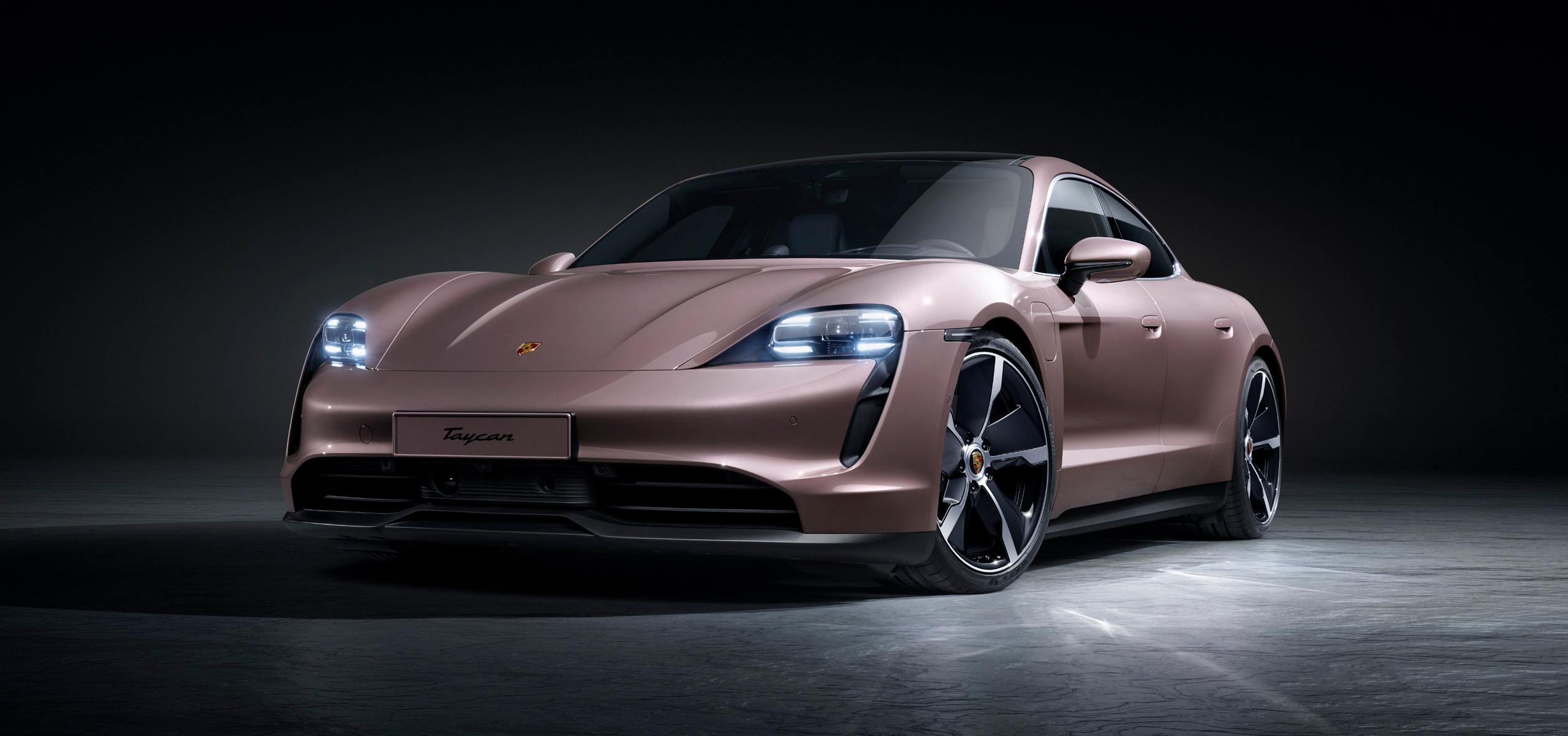 ポルシェのフルEV「タイカン」にRWDのベーシックモデルを追加|Porsche