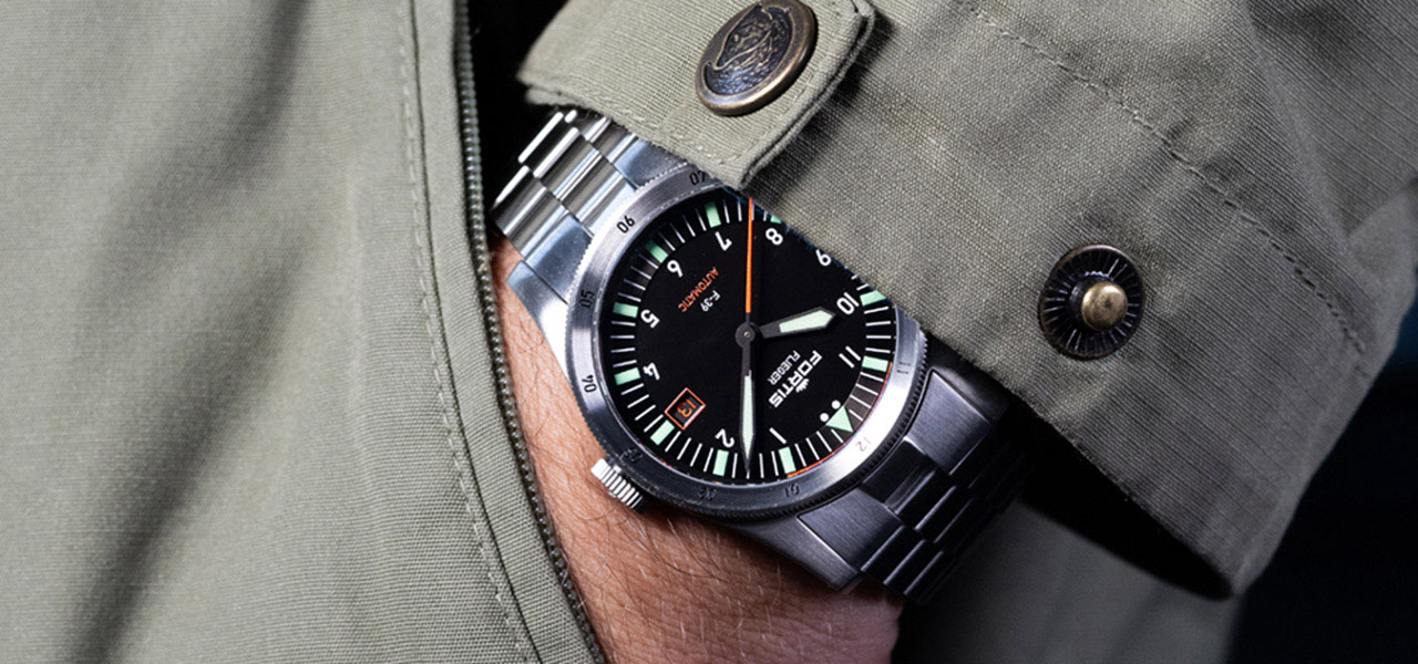 パイロットウオッチの要素を現代的なスタイルで再現した新作「フリーガー」｜FORTIS