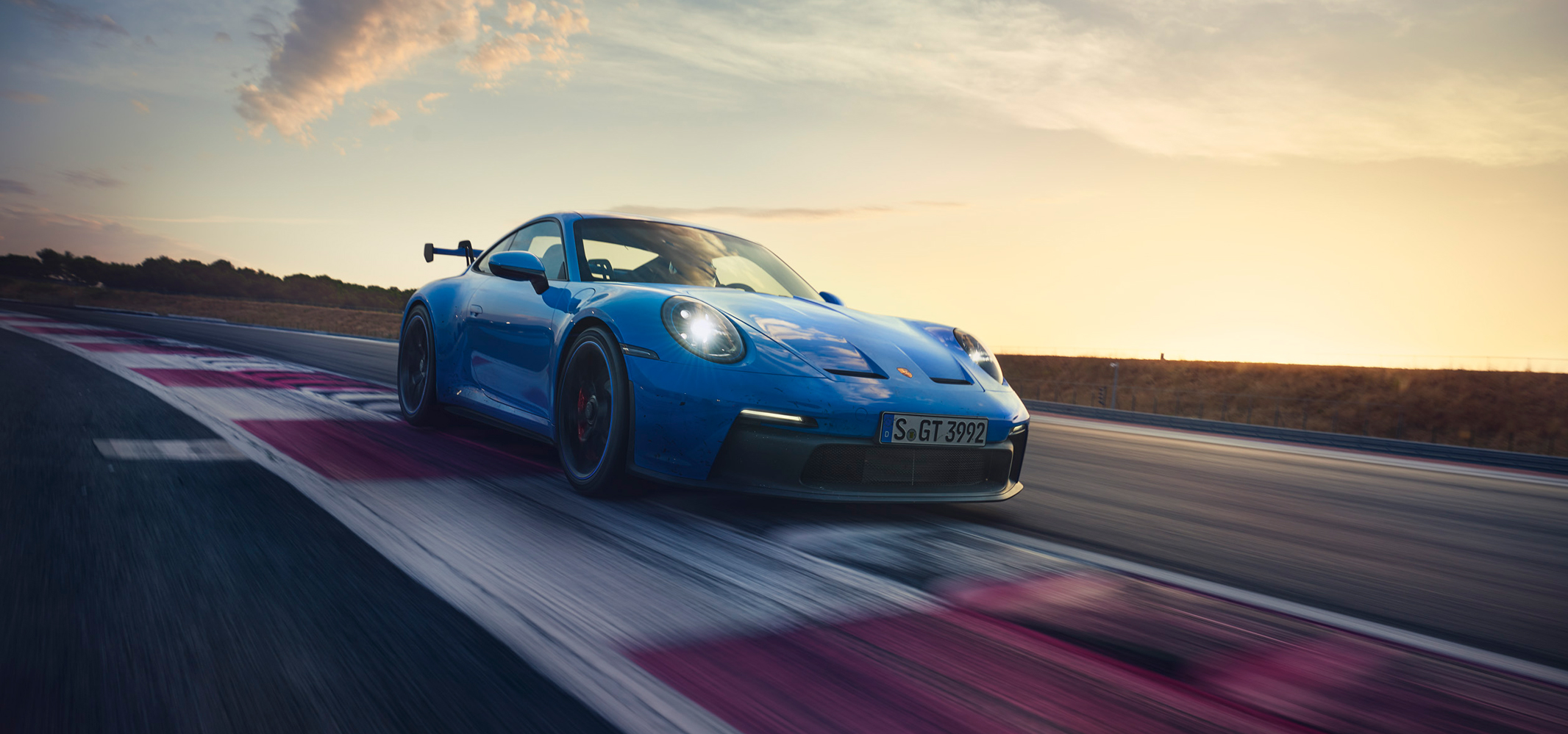 ニュル7分切りを記録──ポルシェ、レーステクノロジー満載の新型「911 GT3」発表｜Porsche