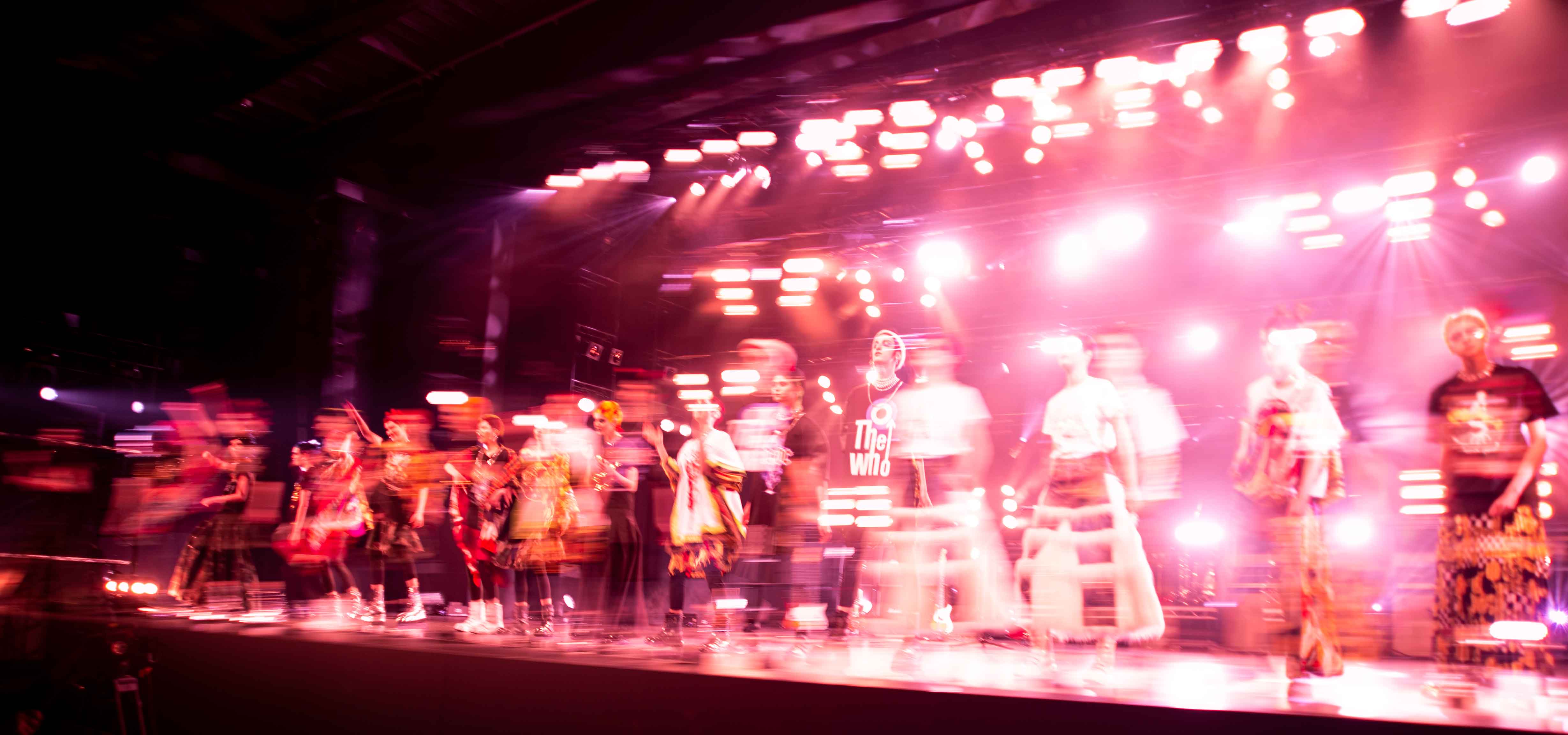 JUNYA WATANABE COMME des GARÇONSが魅せた最高のロックコンサート｜COMME des GARÇONS