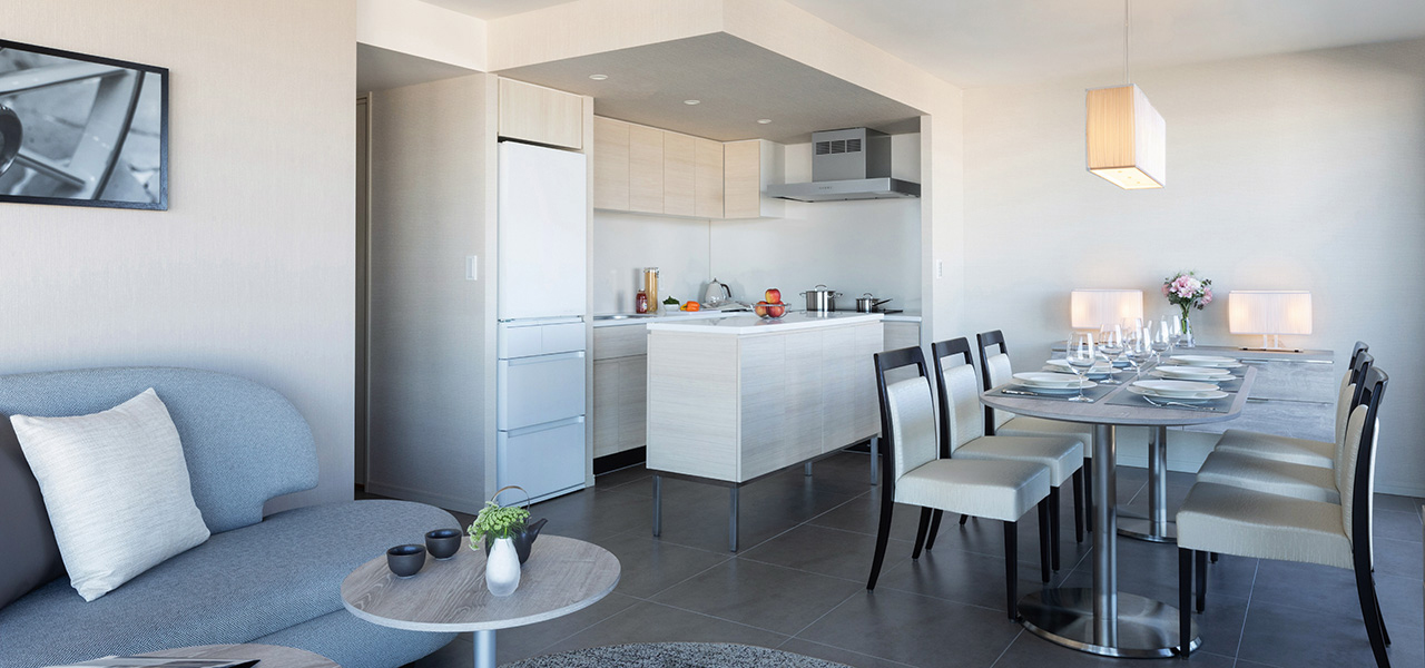 オークウッドスイーツ横浜で安心・安全に堪能！　敏腕シェフが目の前でつくるプライベートフルコース｜Oakwood