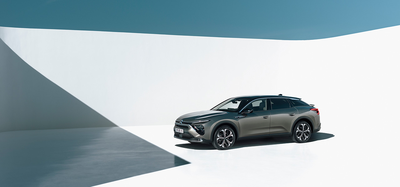 シトロエン、フラッグシップモデルのC5 Xをワールドプレミア｜Citroën