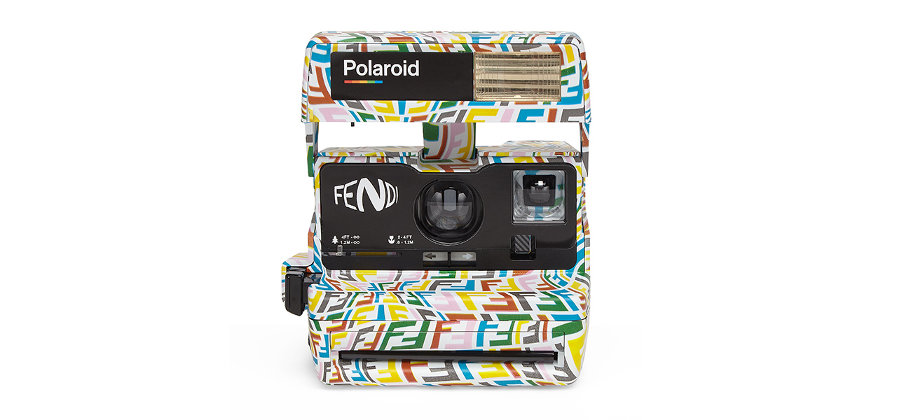 フェンディがポラロイドとコラボレーション、マルチカラーな「FFヴァーティゴ」ポラロイドカメラを発売|FENDI