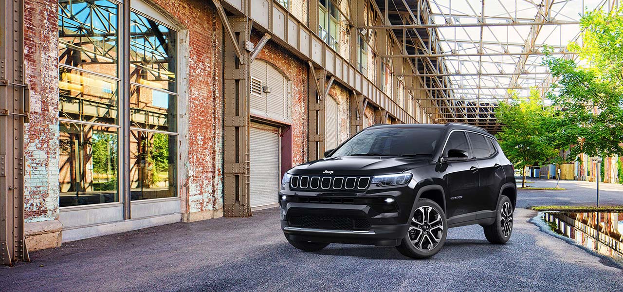 ジープ コンパスが内外装デザインのアップデートや安全装備を充実するマイナーチェンジ｜Jeep®