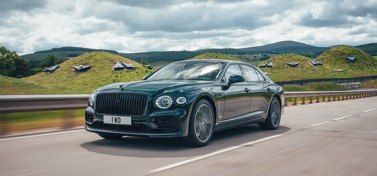ベントレー フライングスパーにハイブリッドモデル登場|Bentley