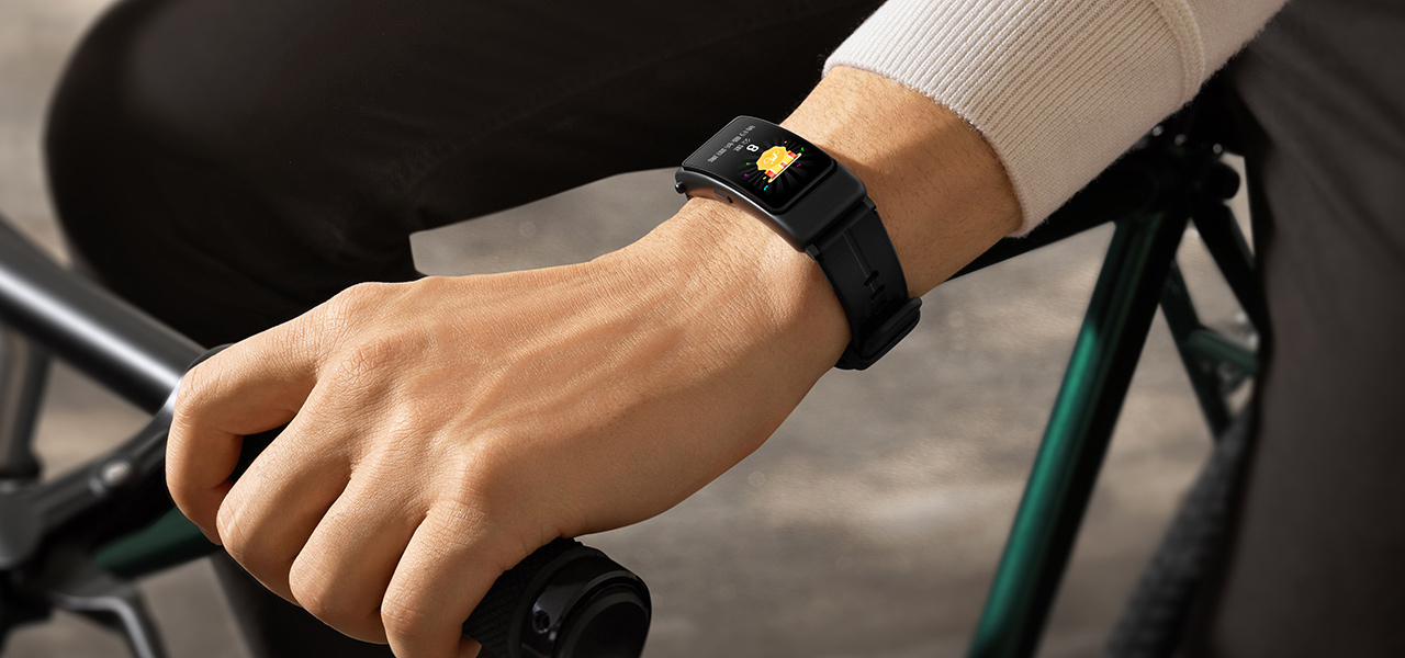 ヘッドセットとしても使用できる着脱可能なデバイス「HUAWEI TalkBand B6」｜HUAWEI