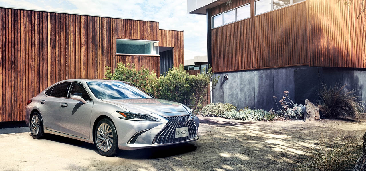 エクステリア、乗り心地、走行性能をブラッシュアップ──レクサスESがマイナーチェンジ|LEXUS