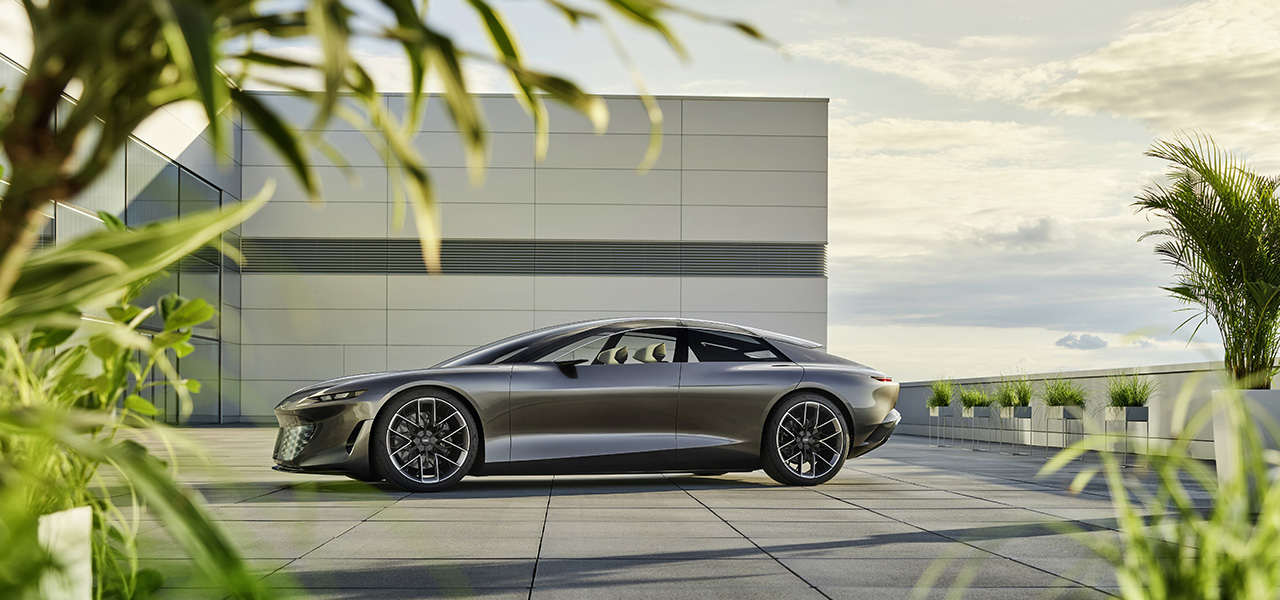 アウディ、未来を見据えた高級セダン「グランドスフィア コンセプト」を発表｜Audi