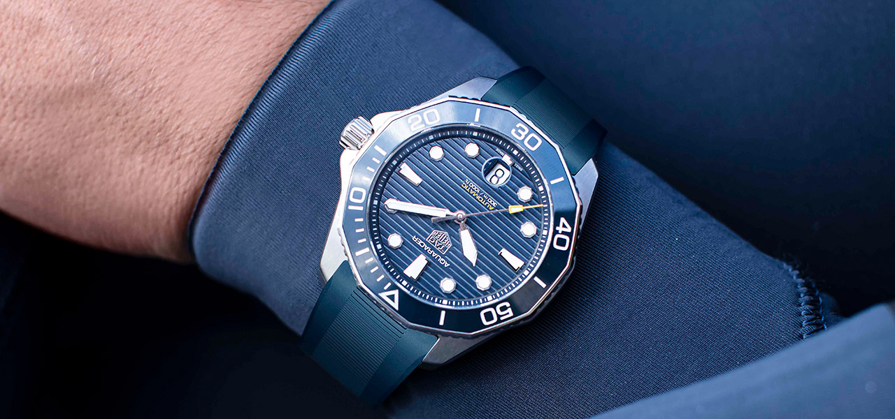 蘇るアイコン。「タグ・ホイヤー アクアレーサー プロフェッショナル300」コレクションに「ナイトダイバー」が復活｜TAG HEUER