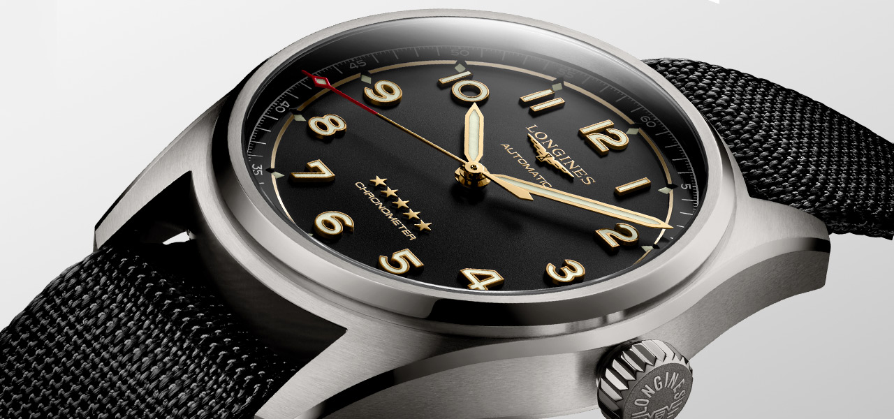 1940年代アヴィエーションウオッチを受け継ぐ傑作モデルが、チタン素材でさらに精悍にリフトアップ!|LONGINES