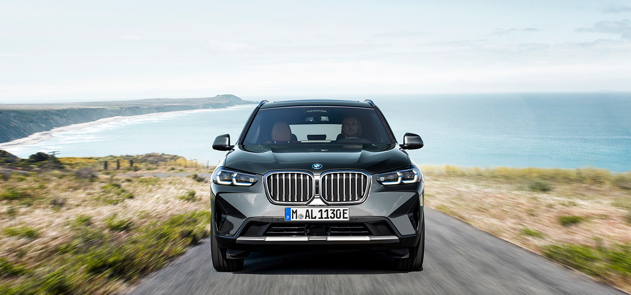 BMW、ハンズオフ機能などを追加したマイチェン版X3 、X4を発売|BMW