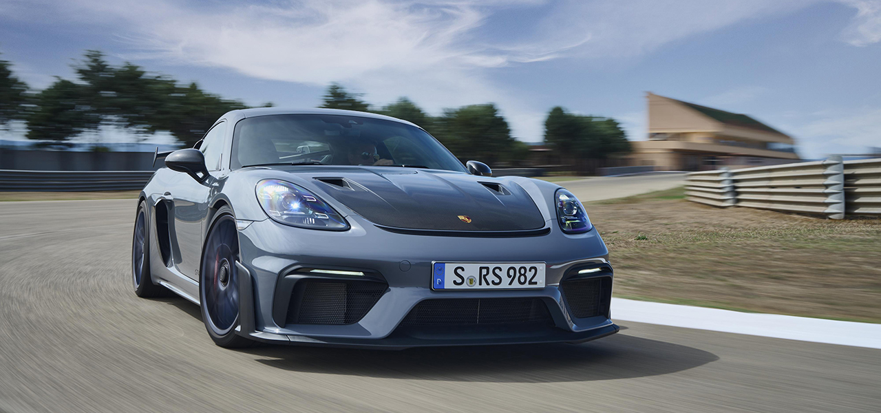 718レンジのトップモデル、718ケイマンGT4 RSが予約受注を開始|Porsche
