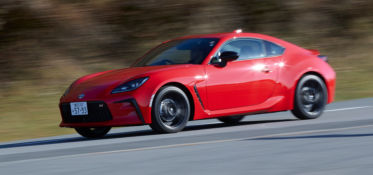 新型GR86 に試乗──常にドライブに高揚感を求めている人にオススメ|TOYOTA