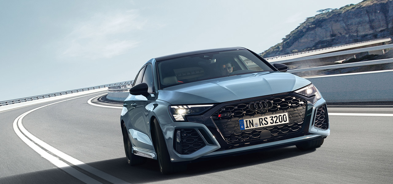 アウディRS 3が4年ぶりのフルモデルチェンジ　発表を記念した1stエディションも50台限定で導入｜Audi