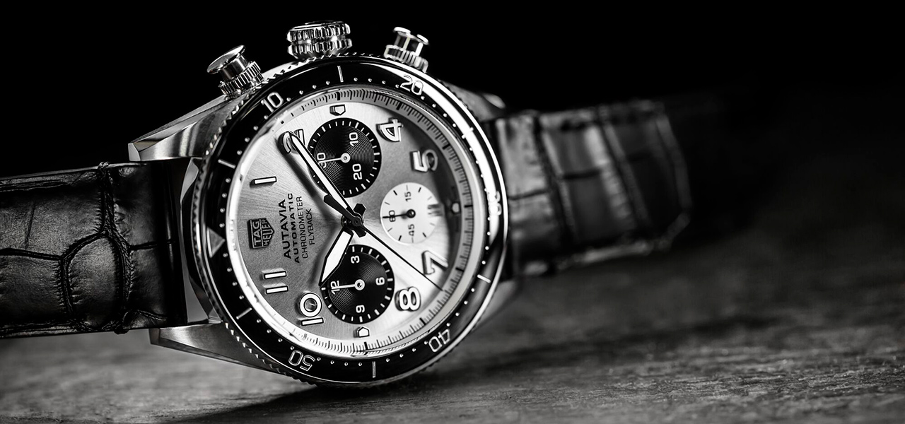 視認性最重要視の「オータヴィア」に、フライバッククロノとGMTモデルが誕生|TAG HEUER