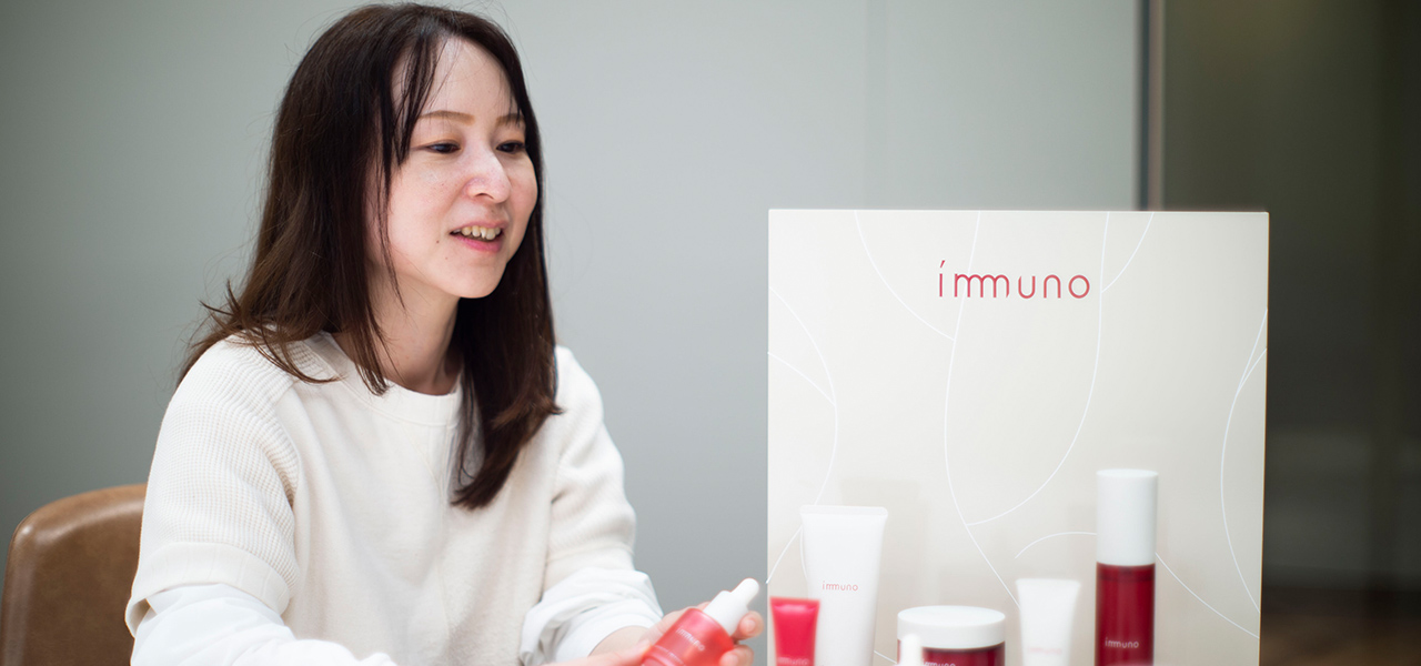 【後編】読者プレゼントあり！　原料の原料がアルコールを含んでいたら アルコールフリーではない。 由来を徹底的に調べてこその原料表示にこだわる。