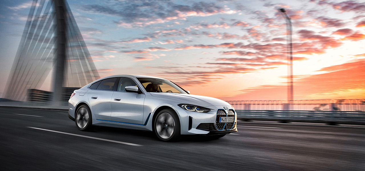 BMW 4シリーズにBEVモデルが誕生｜BMW