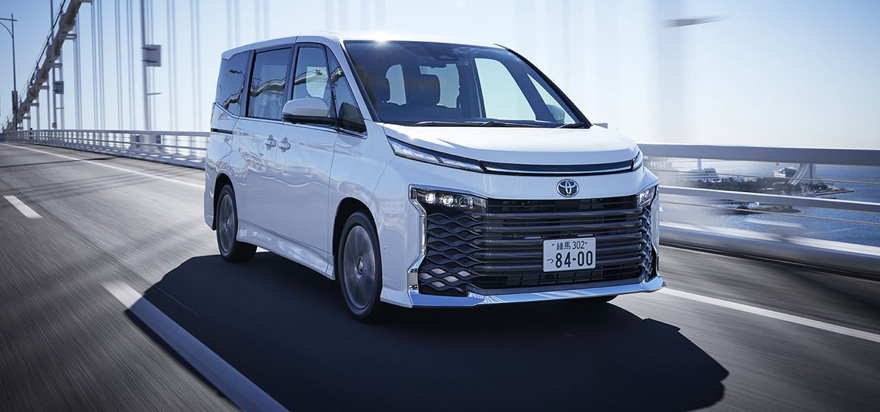 新型トヨタ ヴォクシーに試乗──走りと快適性が大幅に進化|TOYOTA