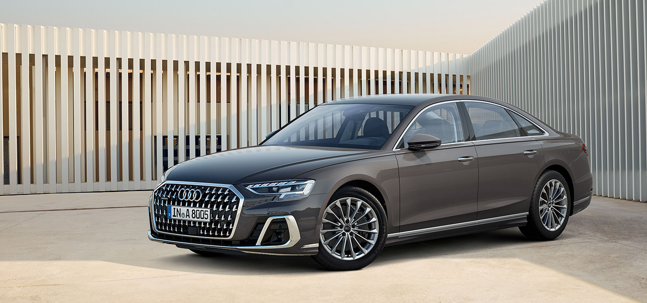 大幅なアップデートを果たしたアウディA8が登場|Audi