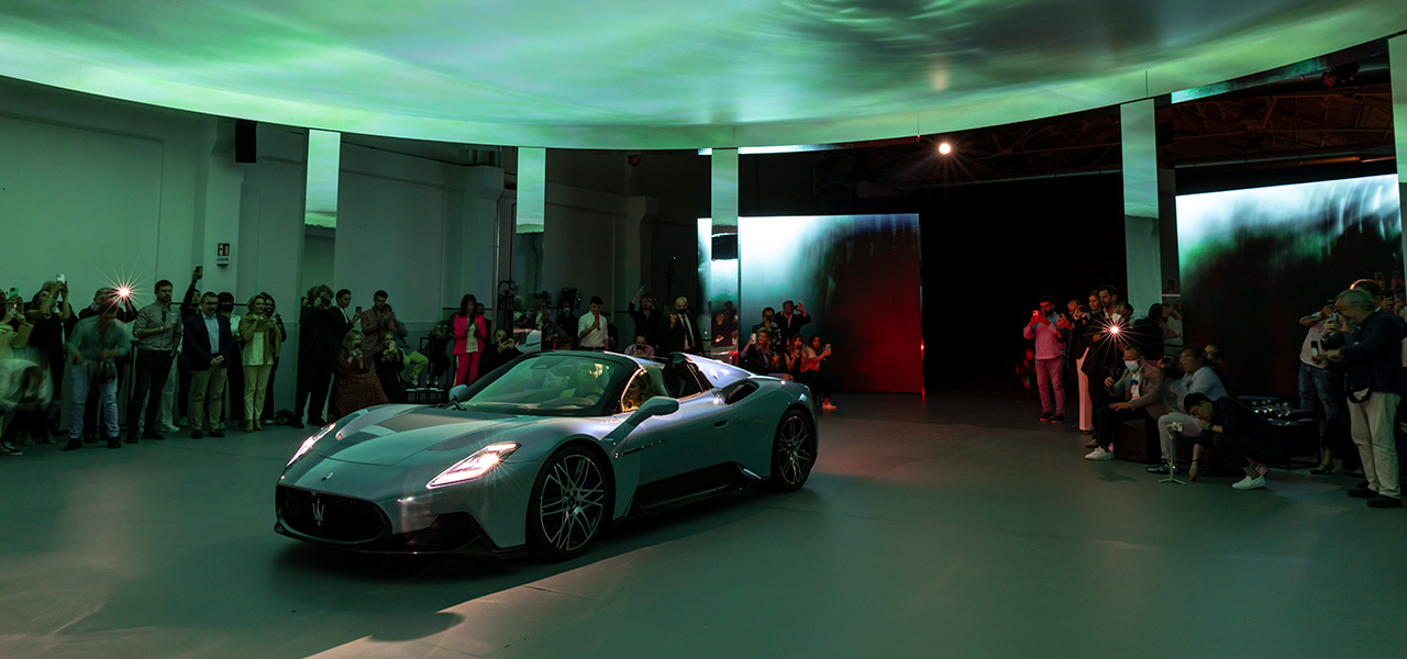 マセラティ MC20に試乗──サーキットからリゾートまで何にでも使える万能スーパースポーツ｜Maserati