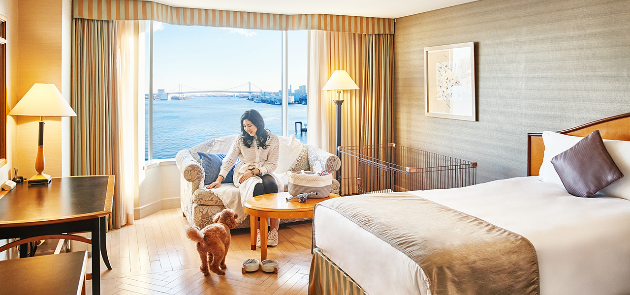 愛犬と一緒にホテルステイを楽しむ。記念撮影やトリートサービスが新登場|INTERCONTINENTAL TOKYO BAY
