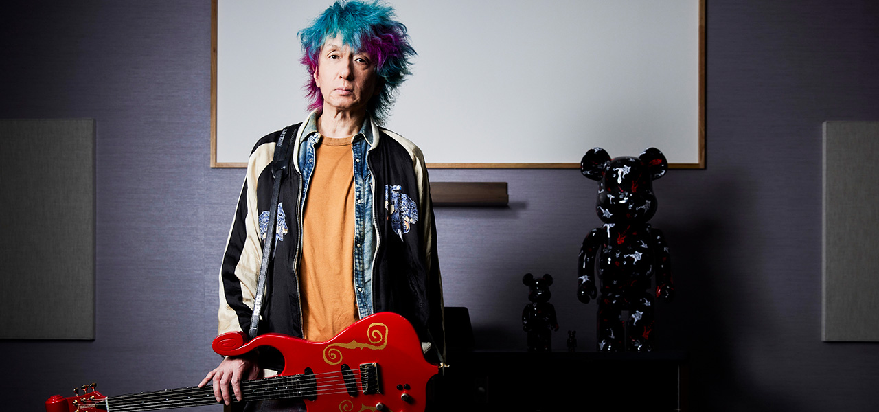 “奇才レフティ”の異名をとる、BUCK-TICKのギタリスト今井寿の愛機『BT-MM』をフィーチャーしたBE@RBRICKとフォトTシャツが登場|MEDICOM TOY