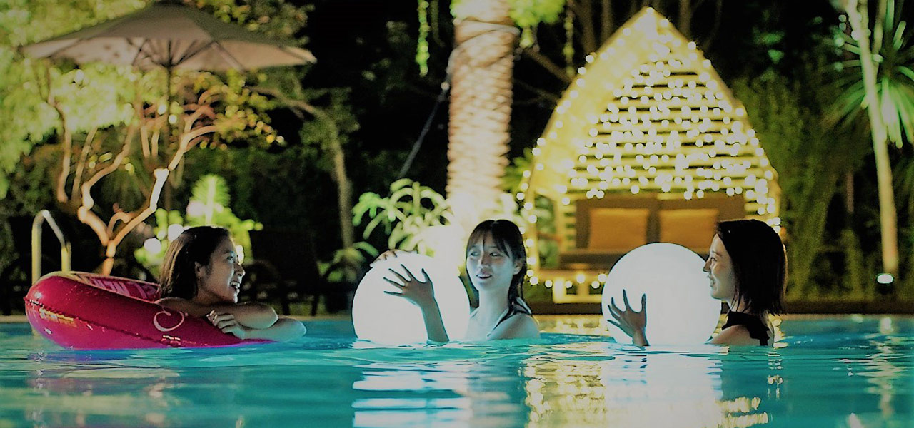 「大人の楽園」が幕張に出現。”オトナ女子”のためのナイトプールで南国気分｜HOTEL NEW OTANI MAKUHARI