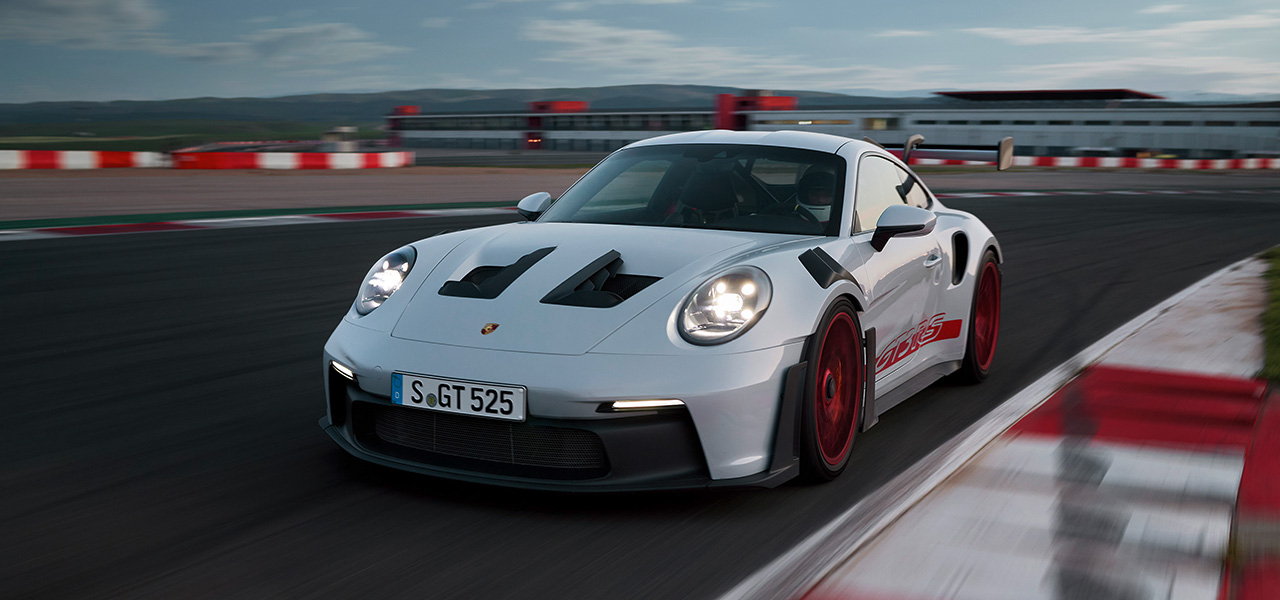 公道走行可能なハイパフォーマンスマシン、新型ポルシェ「911 GT3 RS」予約受注を開始|Porsche