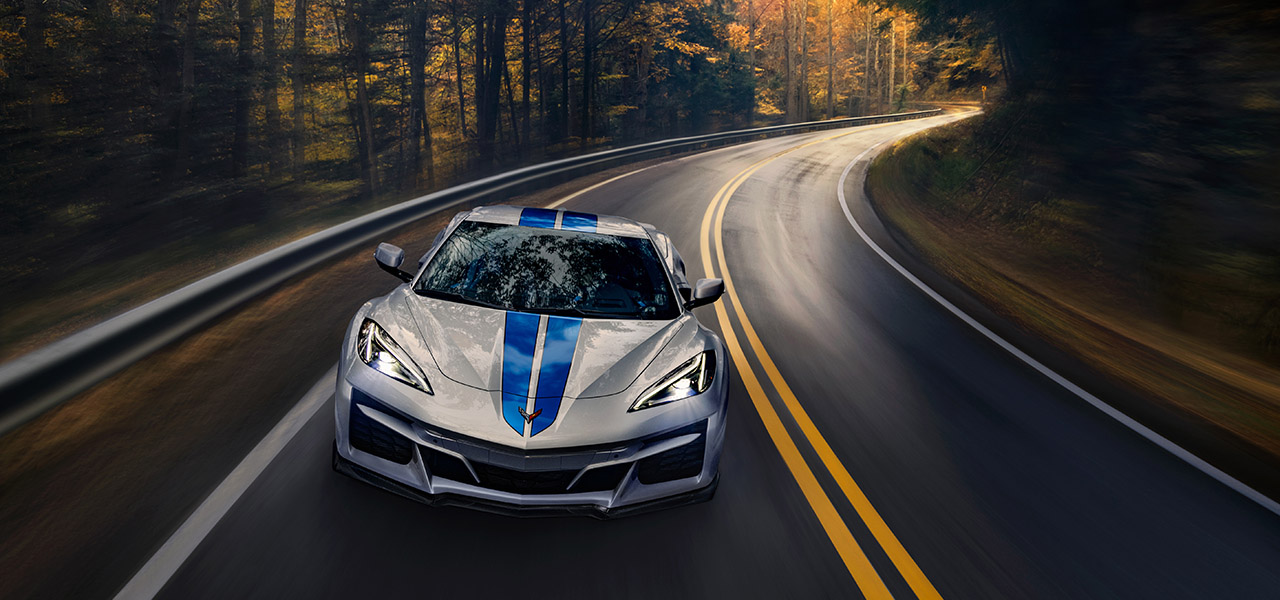 シボレー コルベット史上初のハイブリッドAWDモデルがワールドプレミア|Chevrolet