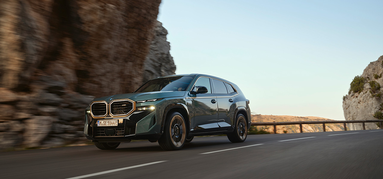 BMW M史上最強パワーを誇るPHEVモデル──BMW「XM」がデビュー|BMW
