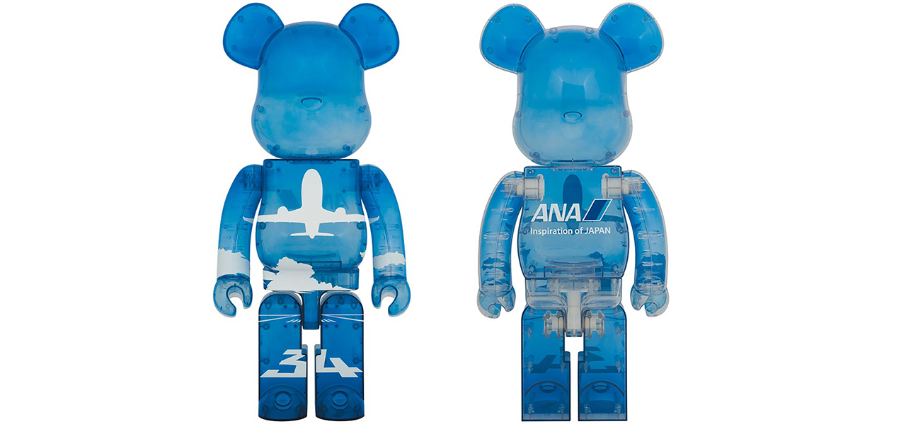 ANA × BE@RBRICKの新作は大空に飛び立つ飛行機をイメージした1000%モデル | MEDICOM TOY